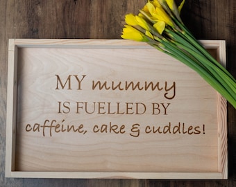 Bandeja de madeira personalizada - Dia das Mães - Presentes para ela - Presentes para ele - Bandeja para café da manhã na cama - Café e bolo - Aniversário