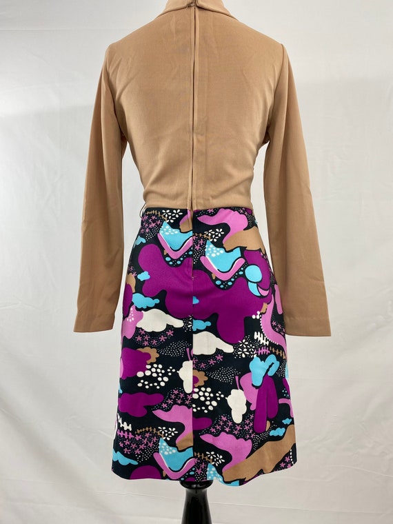 Vintage 1970s Psychedelic Minidress, Size 4/6 - image 2