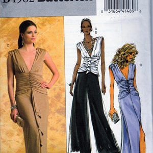 Op de afbeelding: Een naaipatroon voor een jurk met een diepe V-hals en een aansluitend lijfje. Het patroon bevat drie verschillende stijlen: een lange, vloeiende jurk met een gerimpeld lijfje, een kortere jurk met een aansluitend lijfje en een top met een gerimpeld lijfje en een wijde broek. Het patroon is voor maten 16-18-20-22. Het patroonnummer is B4982/FF.