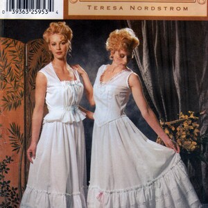 Teresa Nordstrom korsethoes en wandelslip Simplicity 5905 naaipatroon