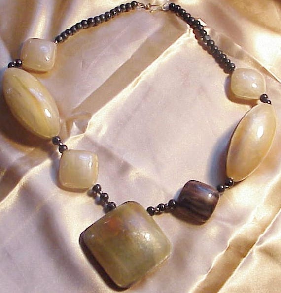 Beautiful necklace of Water Buffalo Horn Gem