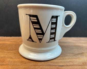 Anthropologie Original Monogramm ""M"" 14 Unzen Kaffee Rasiertasse Retro und rustikal