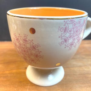 Anthropologie Footed Podest-Tasse Lavendel Mandala Design Orange Seltener Fund Bild 1