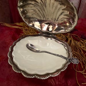 Vintage Hinged Silver Plate Clam Shell Dish, Glass  Liner and Spoon. Caviar, Butter, Condiments