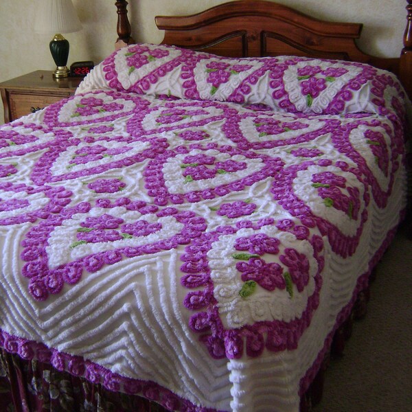 REDUCED FOR CHRISTMAS, Vintage Shabby Chic, Thick Fluffy Chenille Bedspread, Purple and Lavender Hearts, Daisies with Moss Green on White