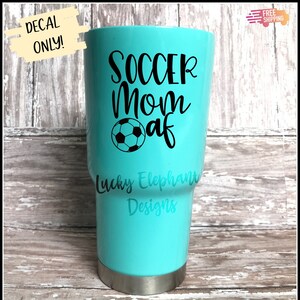 Fussball Mama Vinyl Aufkleber - Fußball Mom AF Aufkleber - Fußball Mom Becher Aufkleber - Fußball Mom Cup Decal - Fußball Mom Yeti Sticker - 26 Farben!