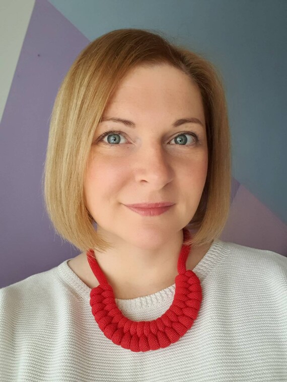 Jayne style Red knotted necklace