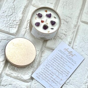 Amethist - Crystal Infused Gemstone Soy Mini Tin Candle and Affirmations Card - Bescherming, Nederigheid, Sereniteit, Stress Relief