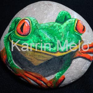 Painted Rock/Frogs/Painted Animal Stones/Acrylics/Paper Weights/Home Decor/Garden stones/Garden ornaments/Painted FrogsGreat Gifts on Etsy image 5