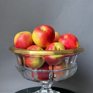 Geweldige kristallen fruitschaal op voet