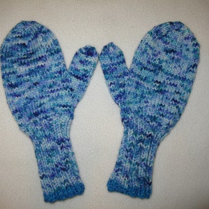 Hand Knit wool beanie and matching mittens blue speckles merino wool and cashmere image 5