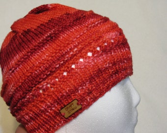 Knit Wool Beanie - Reds textured - medium (toddler - small child)