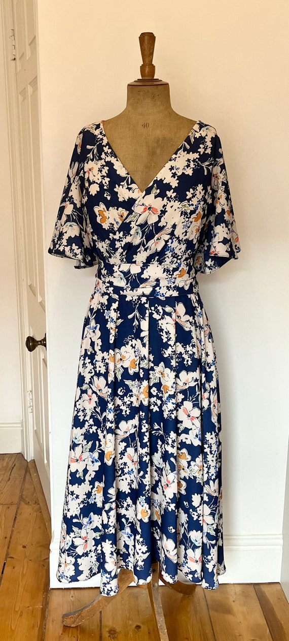 Navy wrap dress clearance midi