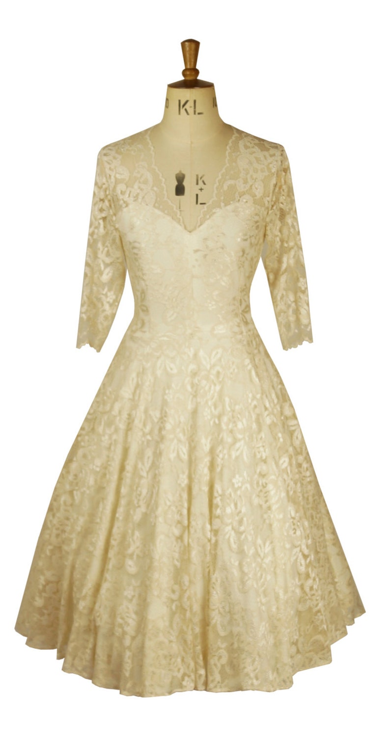 Vintage Inspired Wedding Accessories Baylis & Knight Cafe Latte Cream Nude Lace CIRCLE Low Cut Sweetheart Wedding Dress 3/4 Sleeve Retro Princess Kate Middleton Ball Gown 50s $172.09 AT vintagedancer.com