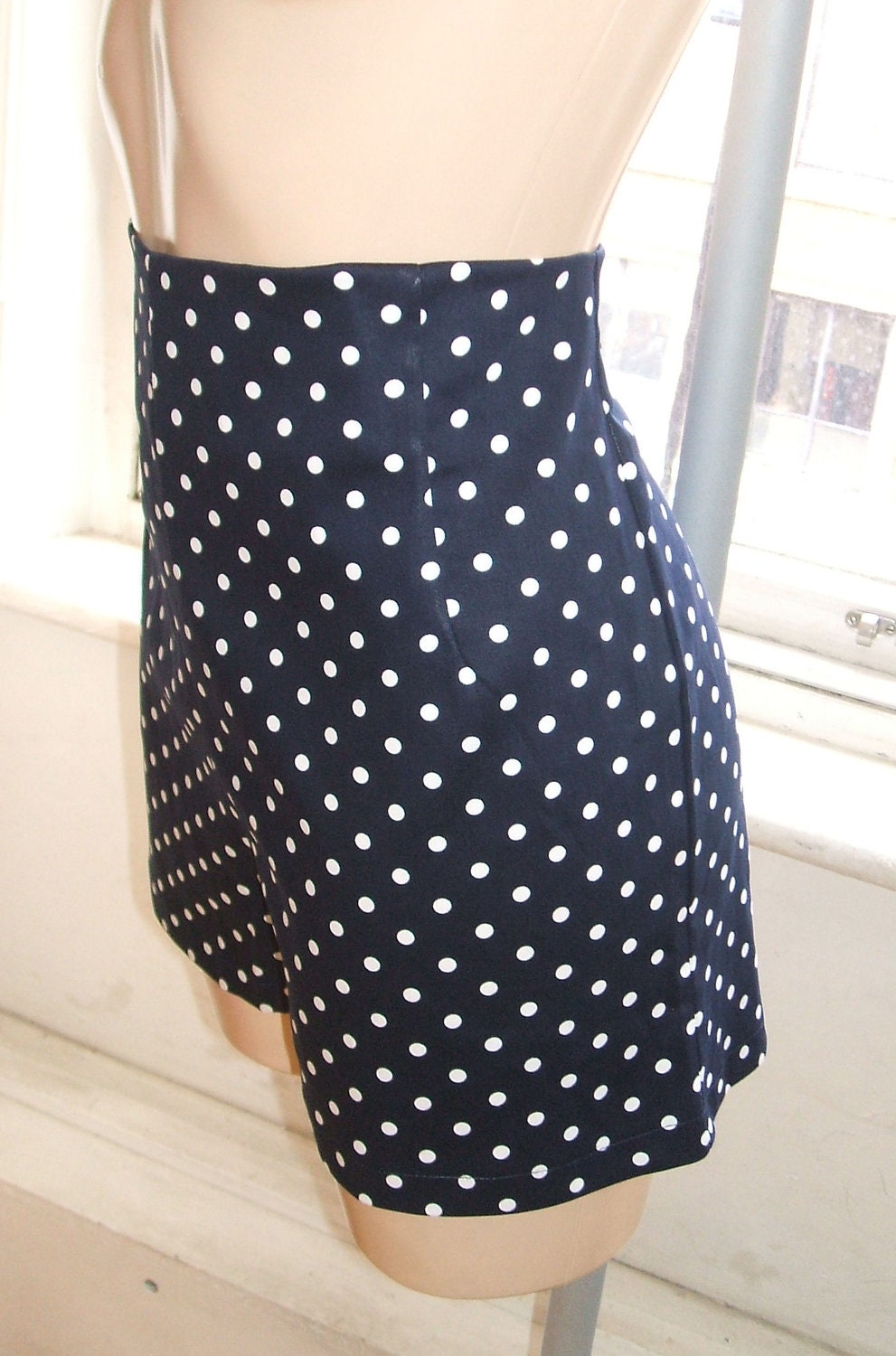 Baylis Knight Navy Blue Polka Dot High Waisted SHORTS Hot Pants
