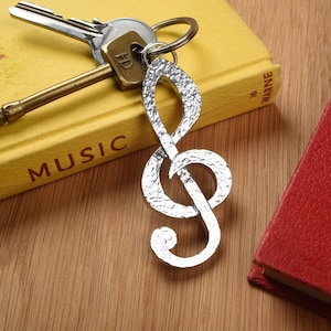 Treble Clef Pewter Keyring - Gifts For Music Lovers - Musical Key Chain Gifts