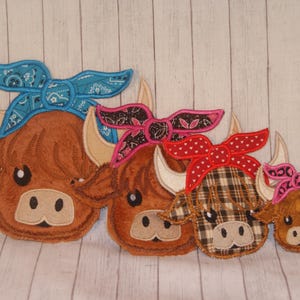 Highland Cow Bandana APPLIKATION Underläggsunderlägg Muggmatta Maskinbroderi Digital Design 3 Storlekar