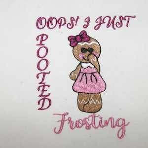 Puede incluir: Una niña de jengibre rosa con un lazo rosa en el pelo se está tapando la boca con la mano. El texto "Oops! I just pooted frosting" está escrito en rosa.