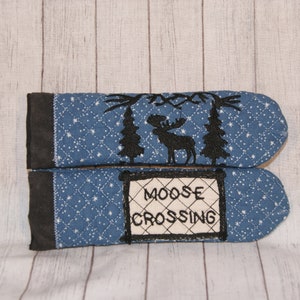 Moose Crossing Embroidery Digital Design Skillet Pan Handle Sleeve Pot Holder Pad 5x7 In the hoop ITH In The Hoop