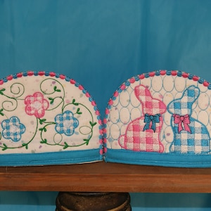 Hasen karierte Blumen Serviettenhalter Bezug = Machine Embroidery Design 13x18
