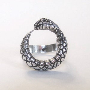 Ouroboros Ring, Silver Snake Ring, Ouroboros jewelry, Snake eating tail, Snake Ring, Serpent ring, pinkie ring