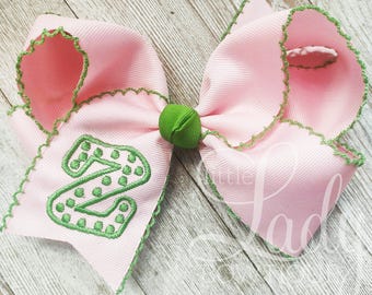 Monogrammerad månsömshårrosett – Broderad prickig bokstav, anpassade färger