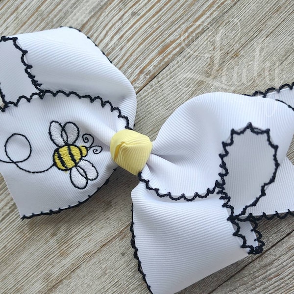 Bumble bee hair bow- Bee hair bow- spring hair bow- embroidered hair bow- moonstitch bow- Custom hair bow- bumblebee bow- girls hair bow-bow