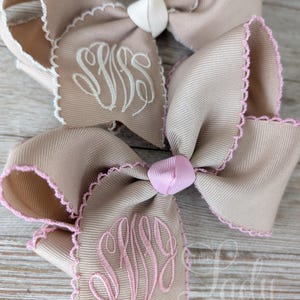 Lazos para el cabello con monograma de puntada lunar - Lazos para el cabello bordados - Lazos personalizados - Lazos para el cabello de Pascua - Lazos para el cabello de primavera - Lazos para bebés - Lazos para el cabello personalizados -