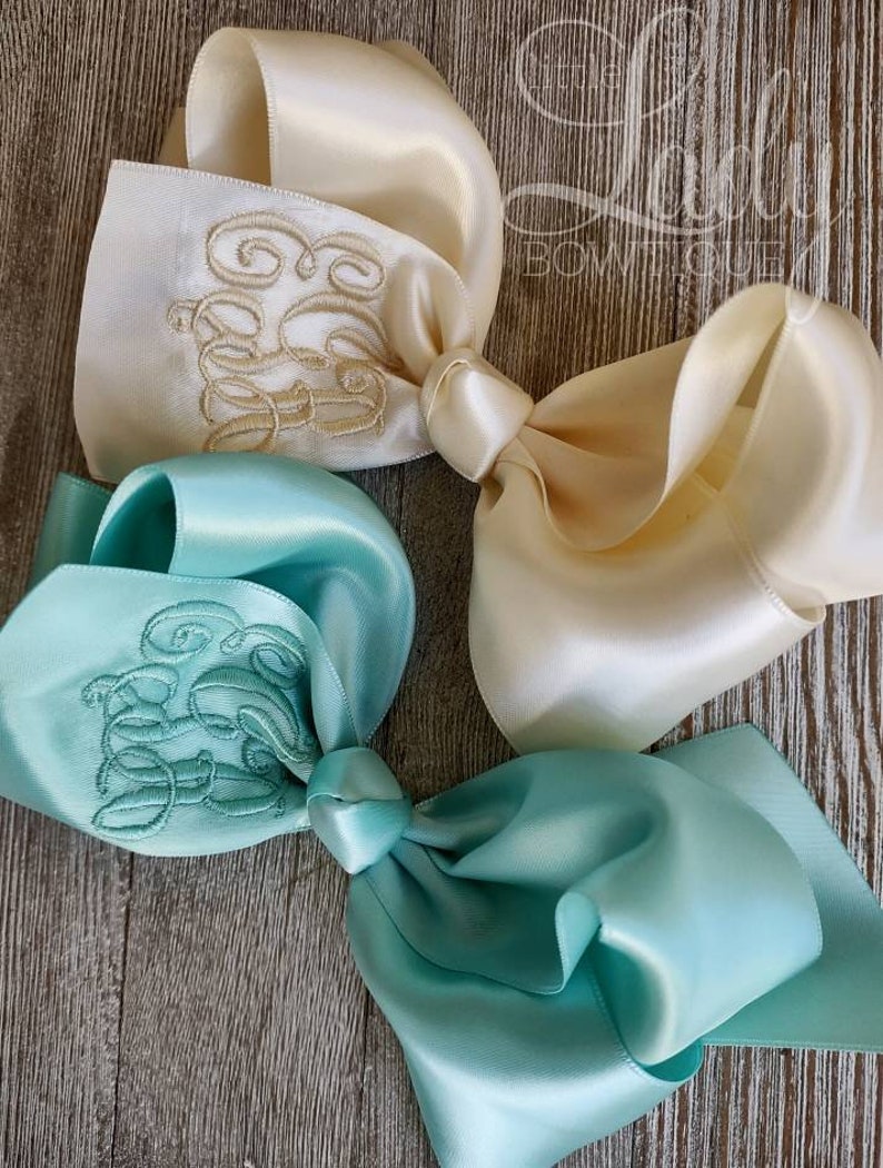 Satin hårrosetter - Med monogram - Påsk hårrosetter - Rosetter för speciella tillfällen - Bröllopshårrosetter - Dubbelsidiga satin hårrosetter - Baby hårrosetter - hårrosetter - bild 3