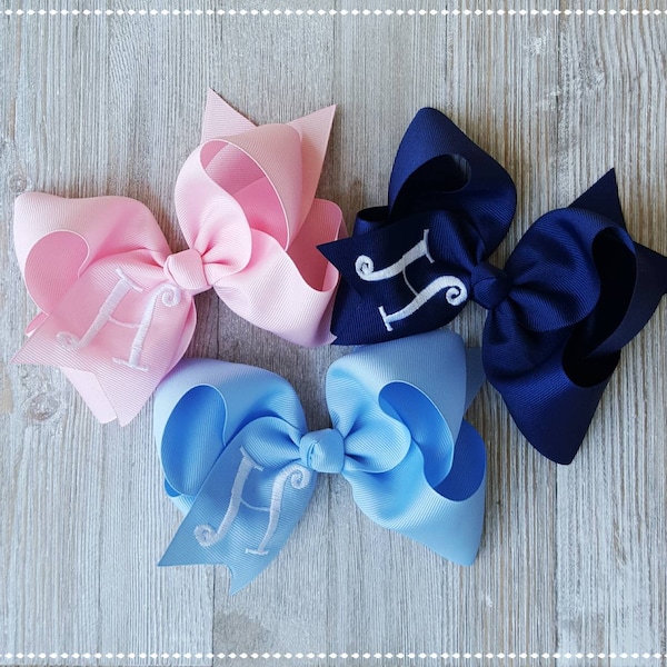 Monogrammed hair bow-single letter monogram-you choose your size bow-many colors to choose from-bows for girls-- personalized hair bows-bows