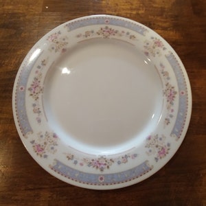 Crescent Jie Pai 8" Bread Plate