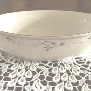 Lenox Rose Manor 9&quot; Oval Vegetable Bowl