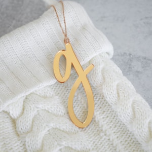 ornement lettre en acrylique | lettre pour bas de Noël, étiquette cadeau, ornement | Initiale de bas de Noël | Tags minimalistes | Décoration de Noël neutre