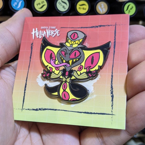 Sir Pentious / Hellaverse fanmerch / Hazbin hotelspelden / Zwart verguld hard email / Kawaii chibi-stijl