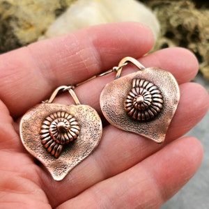 Joyería de concha marina, Pendientes de concha marina, Pendientes de concha, Joyería de concha, Joyería de cobre, Pendientes de cobre, Concha de cobre, Concha de nautilus
