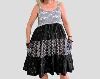 Loose Linen Sundress in Various Prints has layered Skirt and Side Pockets and is good for Maternity wear.