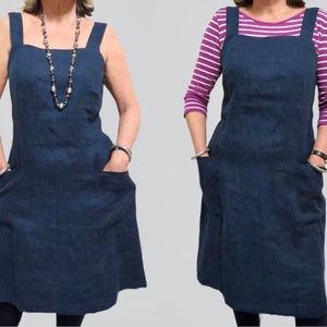 Reines Leinen Trägerkleid mit Taschen, quadratischem Hals und breiten Trägern ist in Indigo oder Schwarz erhältlich