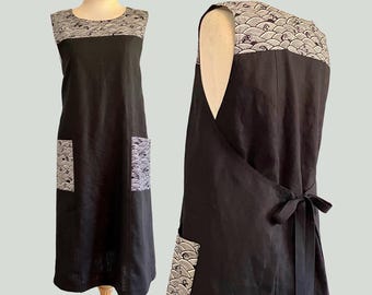Wickelkleid aus Leinen, japanisches Trägerkleid mit Taschen und Passe in Kontrastfarbe.