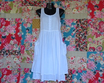 Weisses Leinen Sommerkleid: Zweilagiger Baumwollrock, Grosse Taschen