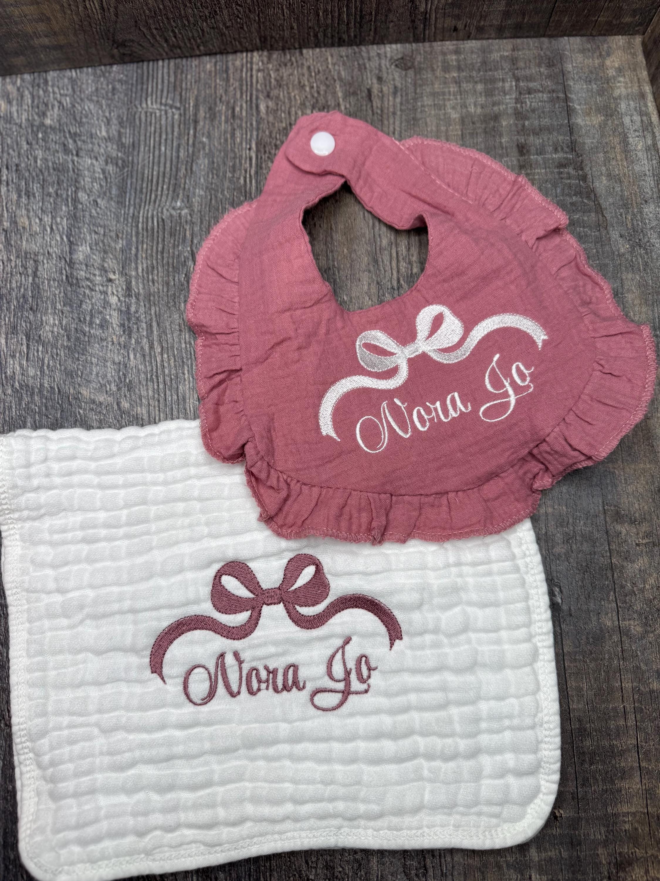 Bow Embroidered Personalized Baby Bib, Muslin Personalized Burp cloth, Custom Personalized Baby Gift,Bow Baby Shower Gift, coquette baby