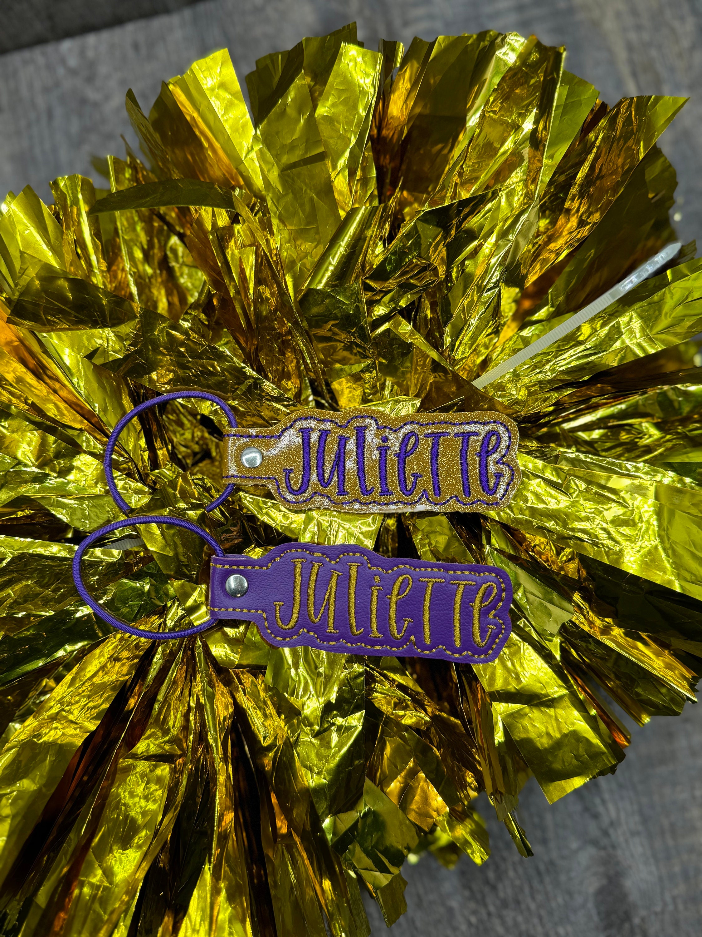 Pom pom Cheerleader Name tags, Pom Pom tags, cheer pom pom tag, personalized poms tags, custom name tags for poms, cheer team gift
