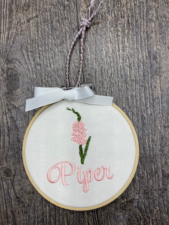 Personalized Name ornament with birth month flower, personalized ornament, personalized Christmas ornament, name ornament, birth month gifts