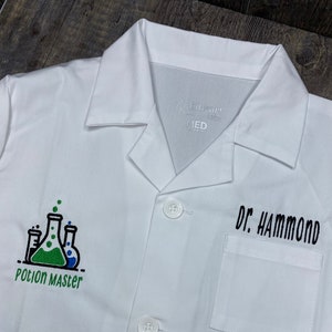 Kids&#39; custom lab coat, embroidered personalized kids lab coat, kids doctor coat, embroidered white coat for kids, kids scientist coat