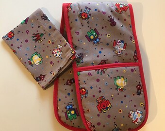 Toy Oven Glove and Tea Towel. Home corner toy kitchen. Beige with robots print