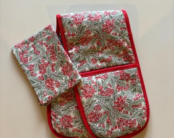 Toy Oven Glove and Tea Towel. Home corner toy kitchen. Red berry print