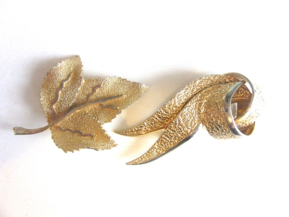 Lot 2 Vintage Brooches Coro Pegasus & BSK Mid Cen… - image 10