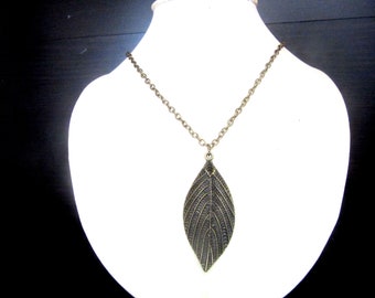 Leaf Pendant Necklace Antiqued Bronze Tone 20 - 22 Inches