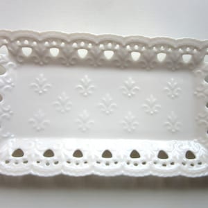 Skye McGhie Olive Serving Dish Cream Lace Pattern Pin Tray Guest Soaps