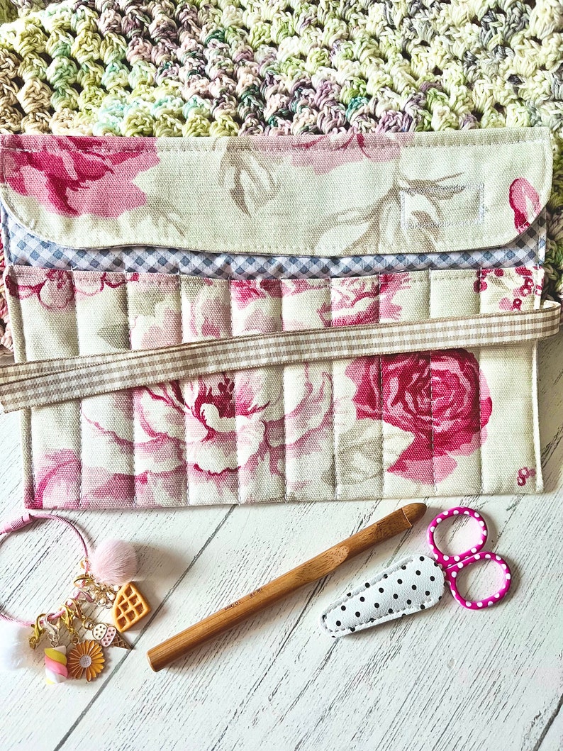 Crochet hook storage roll neutral rose image 8