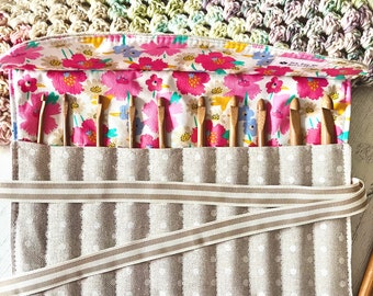 Crochet hook storage roll (neutral dotty floral)